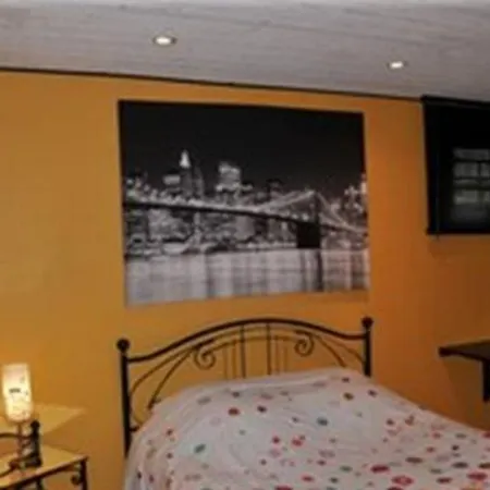 D'hotes Le Cypres Bleu فندق مبيت وإفطار روسّييو