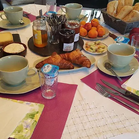 D'hotes Le Cypres Bleu فندق مبيت وإفطار